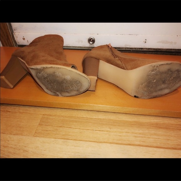 Peep toe ankle booties - Picture 4 of 4